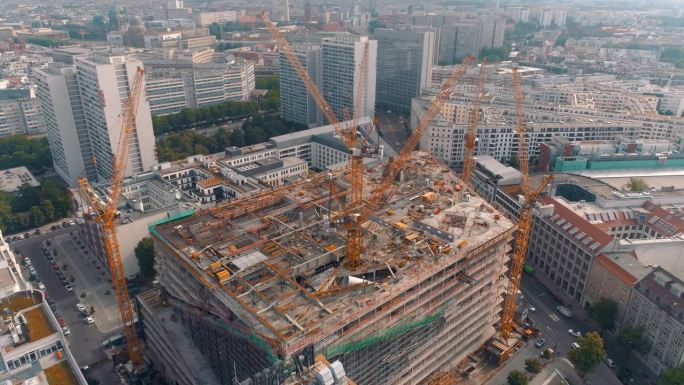 德国柏林 - 2019年8月：城市郊区建筑的鸟瞰图。住宅和商业建筑。