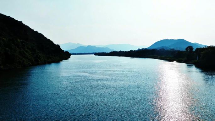 山区江河风光  水面  波光粼粼