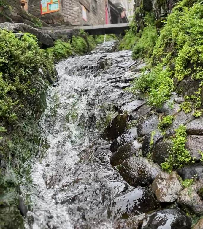 千年瑶寨潺潺流水