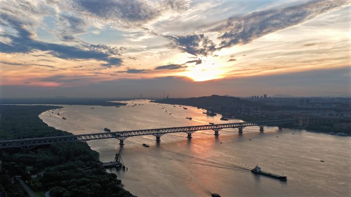 南京长江大桥日出航拍