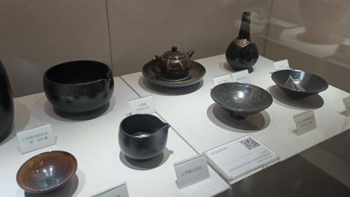 精美瓷器艺术品展览