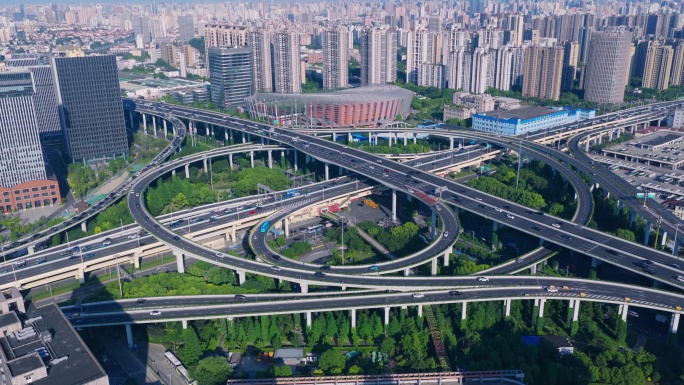 城市立交桥的壮丽景观