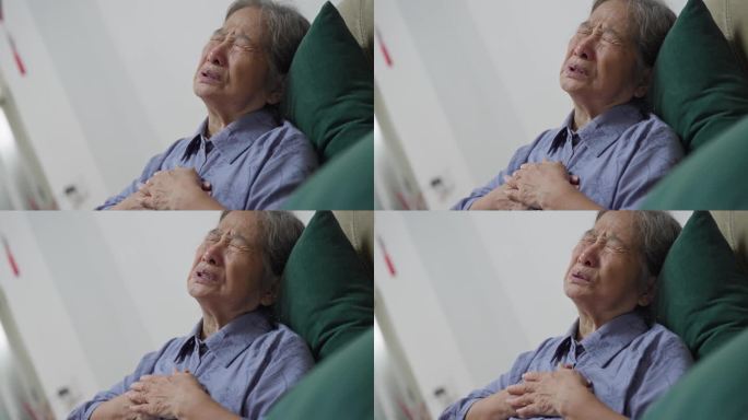 悲伤老妇的心痛瞬间