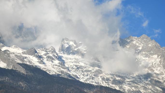 玉龙雪山云海景观