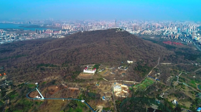 航拍安徽合肥冬季大蜀山森林公园动物园