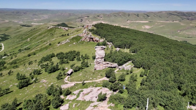 空中俯瞰草原山地风光 4K
