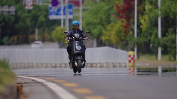 夏季烈日下外卖骑手骑行送餐升格空镜