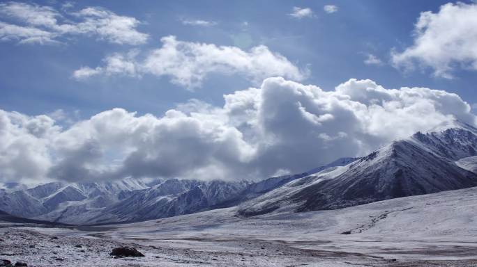新疆塔县红其拉甫国门及雪山延时