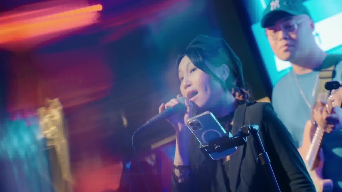 酒吧餐厅驻唱文艺镜头