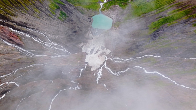 香格里拉雨崩村冰湖航拍