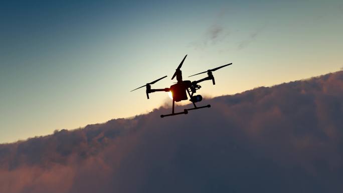 无人机穿越云层