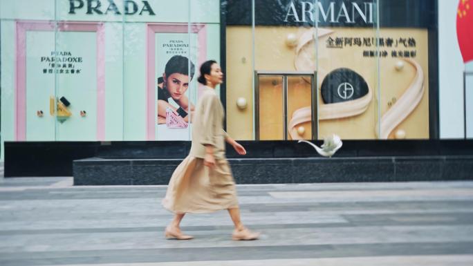 都市女性购物中心时尚生活