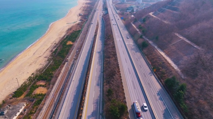 江原道，江陵市，高速公路与海景 / 韩国