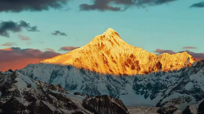 雪山延时雪山风光自然风景大气磅礴巍峨山峰