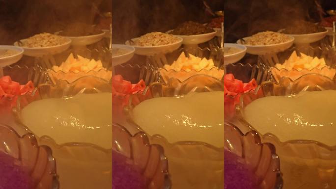 热气腾腾的自助餐美食