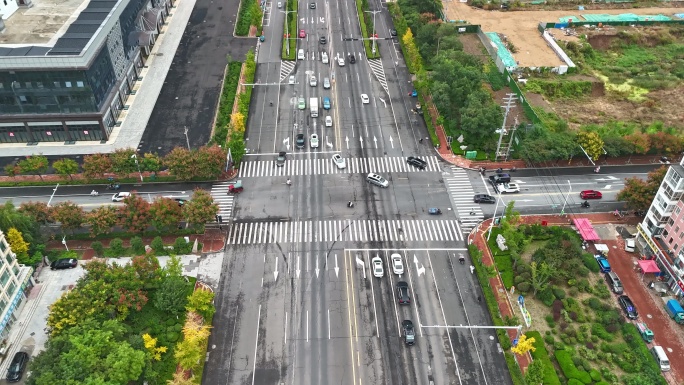 城市交通主干道俯瞰视角