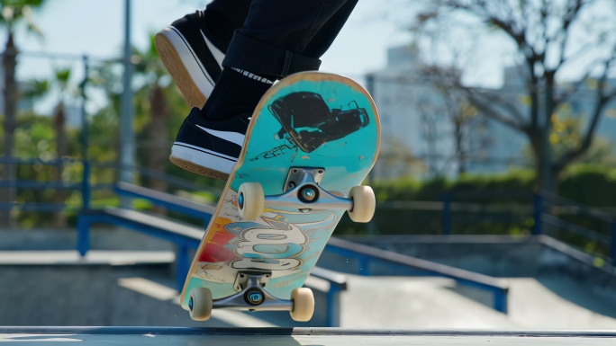 滑板少年极限运动 青春活力滑板技巧