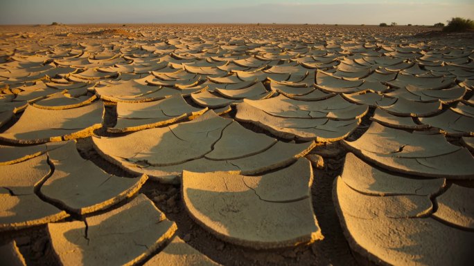 干旱土地干涸河裂纹路