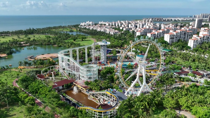 海南海口白沙门公园亚洲第一夜市沙滩人群