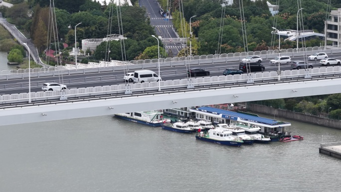 航拍城市跨江大桥车流上海卢浦大桥