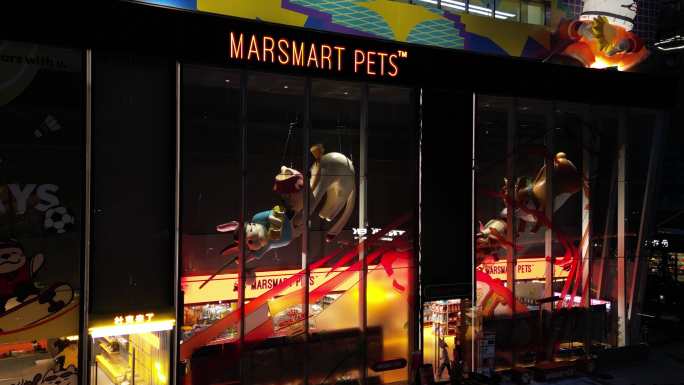 黄昏市集美食车航拍视角