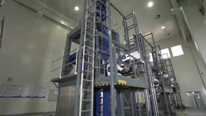 单晶硅熔炉、硅棒