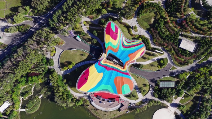 航拍蝴蝶形彩色建筑