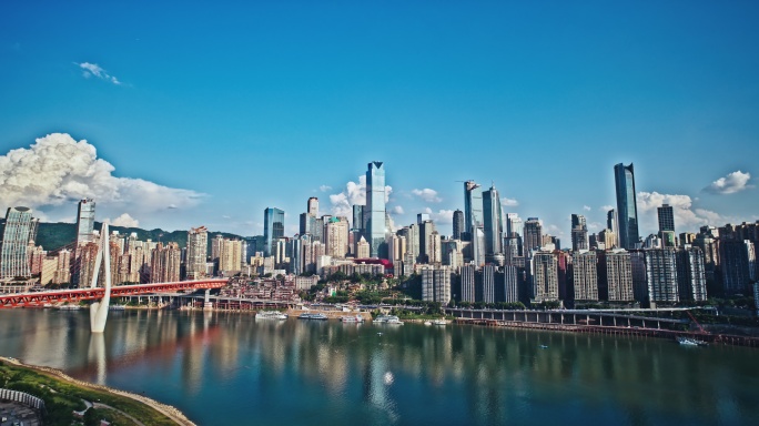 8K蓝天白云下的重庆渝中半岛