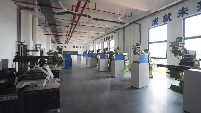 现代化校园全景与实训基地展示