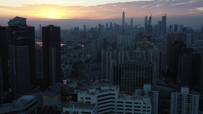 城市日出航拍全景