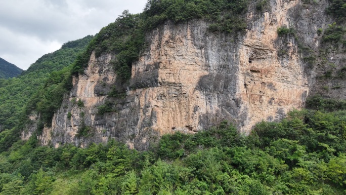 青山崖壁自然景观 神农架 山崖