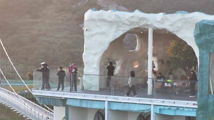 网红打卡地悬崖咖啡馆