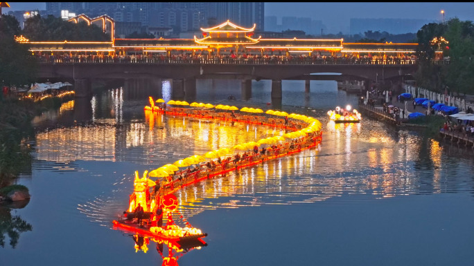 乐山苏稽古镇夜景龙灯巡游