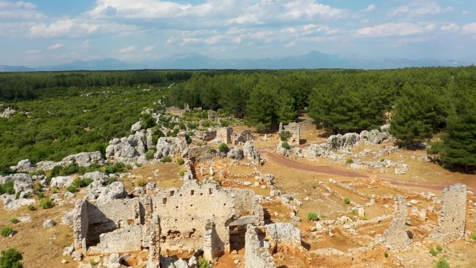 LYTRBOTON COME 拍摄的高质量、创意和原创视觉内容。