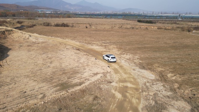 航拍四驱车越野山路020
