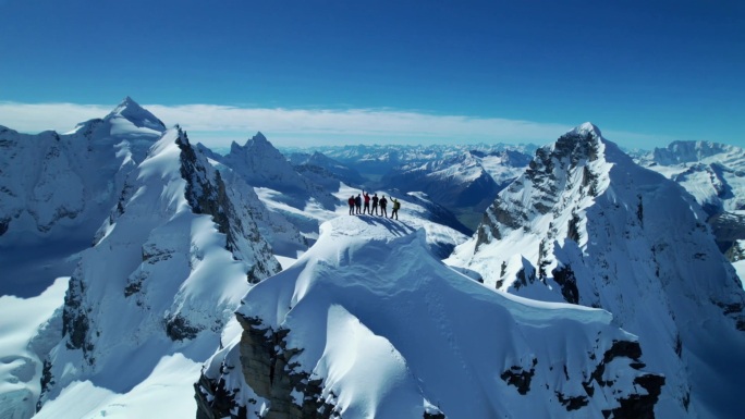 雪山航拍登山爬山团队徒步励志延时日照金山