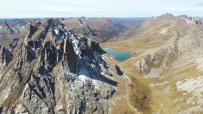 航拍莲宝叶则奇峰异石冰川遗迹雪山湖泊