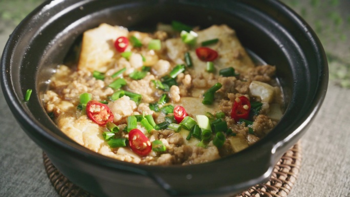 砂锅豆腐煲特写