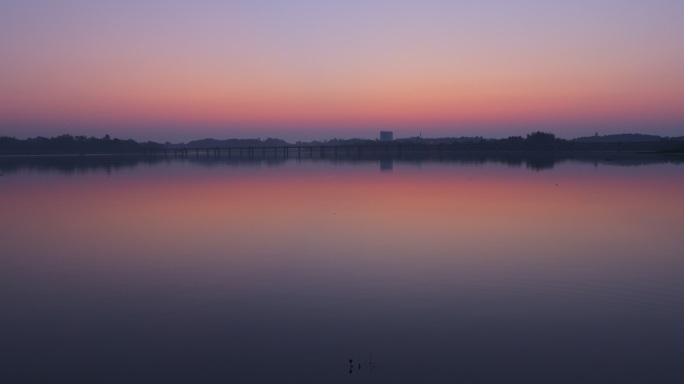 静谧湖边黎明曙光水天一色4【10Bit】