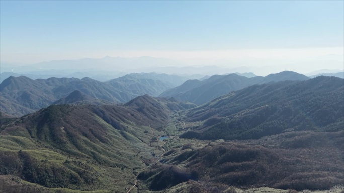 航拍连绵群山全景