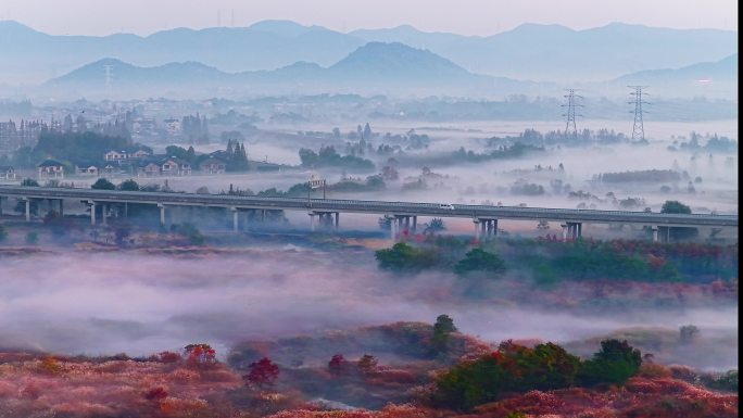 4K高速公路穿过乡村晨雾