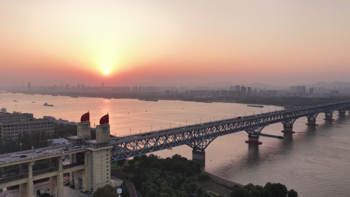 南京长江大桥火车汽车马拉松航拍