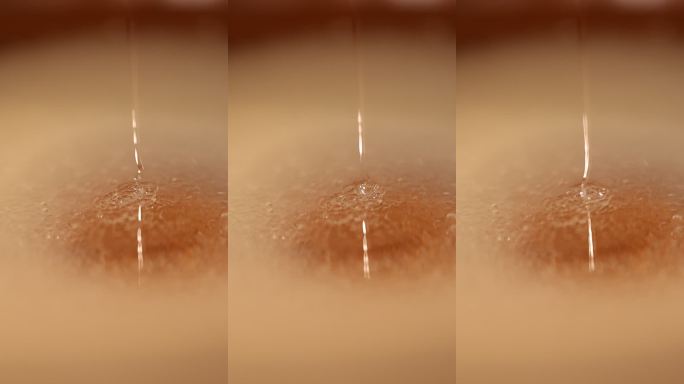 蜂蜜糖浆液体滴落汇聚做一起慢镜头特写素材