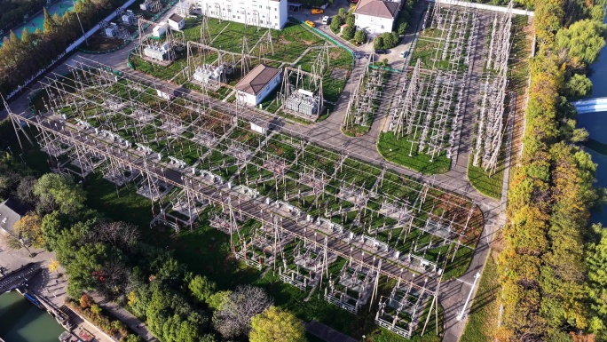 高压变电站航拍全景电力设施电网枢纽鸟瞰
