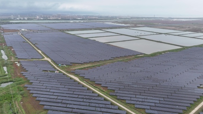 大面积光伏电池板阵列，光伏电站
