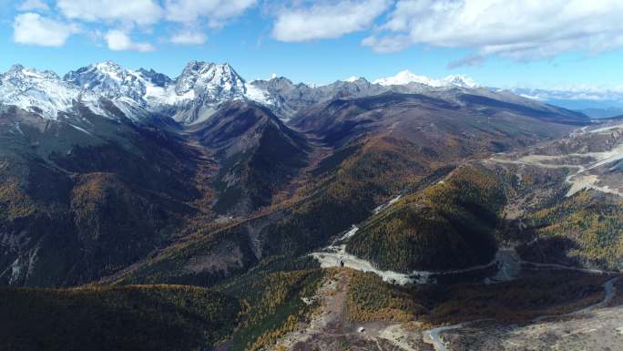 雪山山脉航拍风光