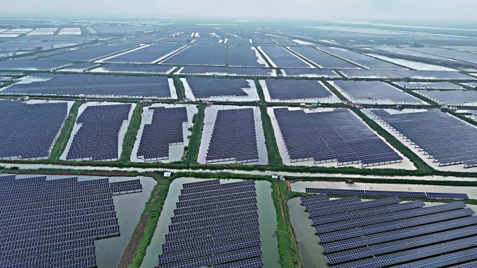 水上光伏矩阵，绿色能源，清洁能源，光伏