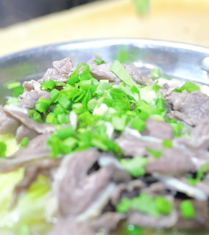 跷脚牛肉制作特写