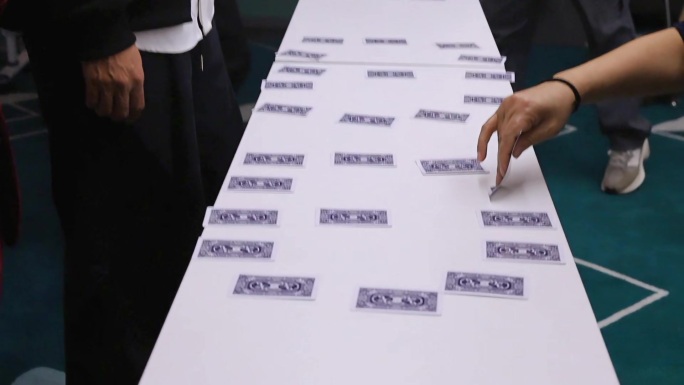 团队扑克牌游戏互动多人协作翻纸牌