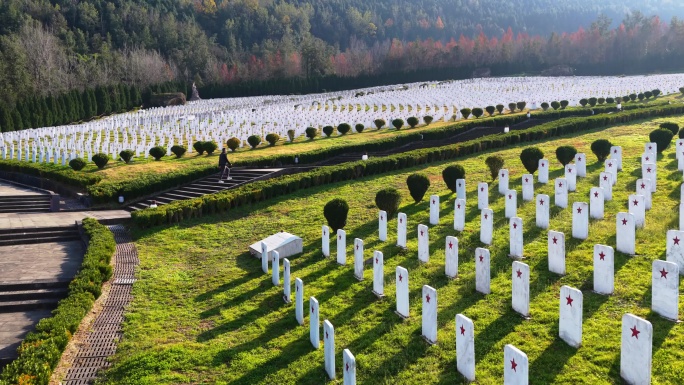 阳光下航拍最大红军烈士陵园墓碑缅怀先烈